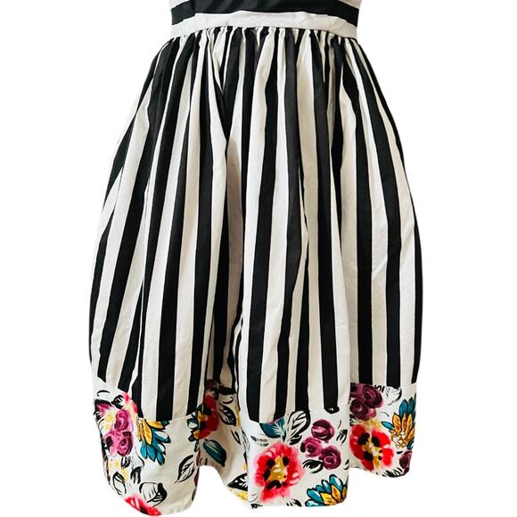 MODCLOTH "Miss Mix it" Cute Floral Stripped Dress Black and White Size Medium - Picture 5 of 8